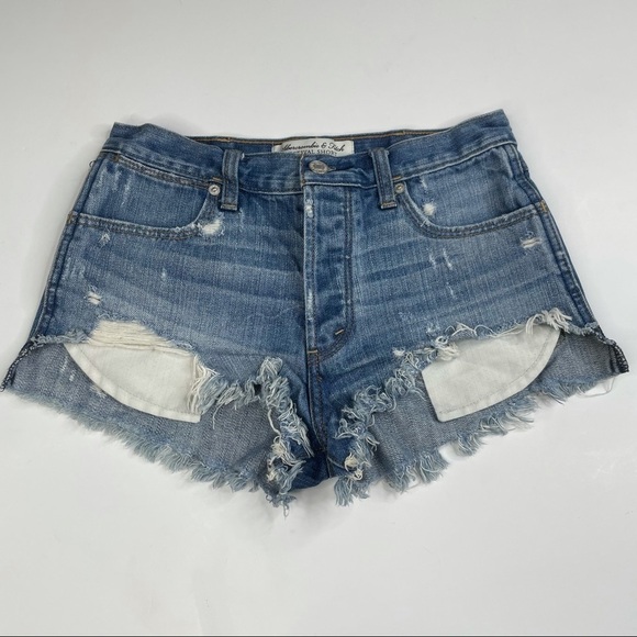 Abercrombie & Fitch High Rise Festival Shorts - Picture 2 of 6